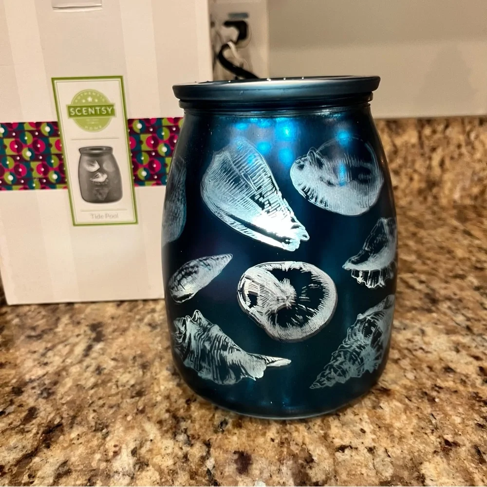 Scentsy Tide Pool Blue Glass Shell Etched Nautical Beach Full Size Wax Warmer